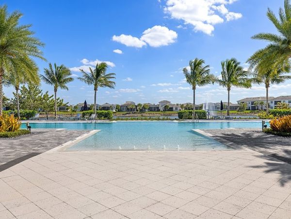 Naples Luxury Vacation Home with 4 Bedrooms
