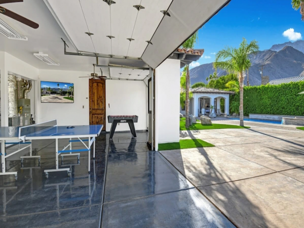 Palm Springs Luxury Villa with 5 Bedrooms