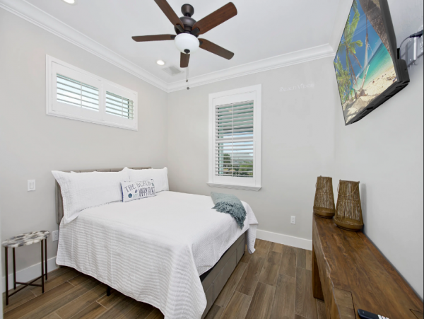 Fort Myers Beach 3-Bedroom Pool Home w/ Tiki Hut & Putting Green