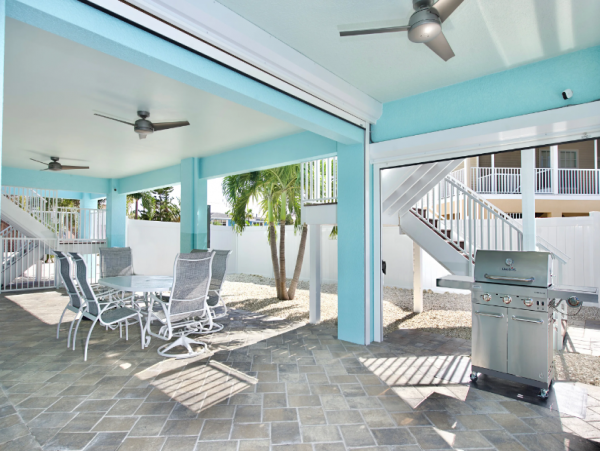 Fort Myers Beach 3-Bedroom Pool Home w/ Tiki Hut & Putting Green
