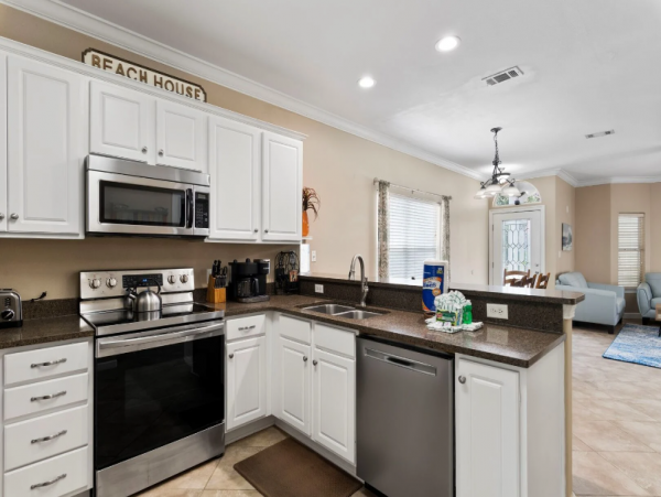 Destin Vacation Home Sleeps 14 guests.