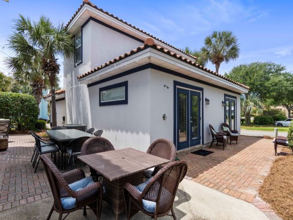 Destin Vacation Home Sleeps 14 guests.