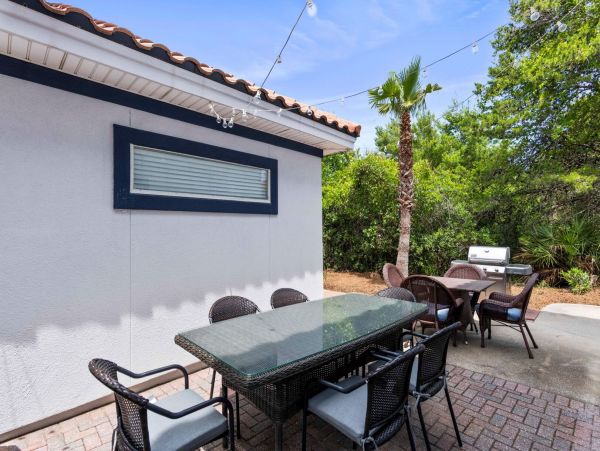 Destin Vacation Home Sleeps 14 guests.
