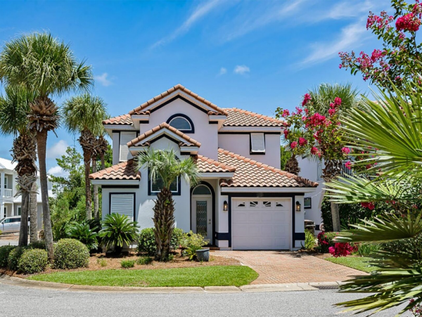 Destin Vacation Home Sleeps 14 guests.