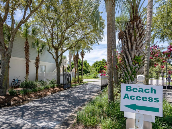 Destin Vacation Home Sleeps 14 guests.