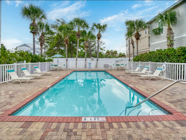 Destin Vacation Home Sleeps 14 guests.