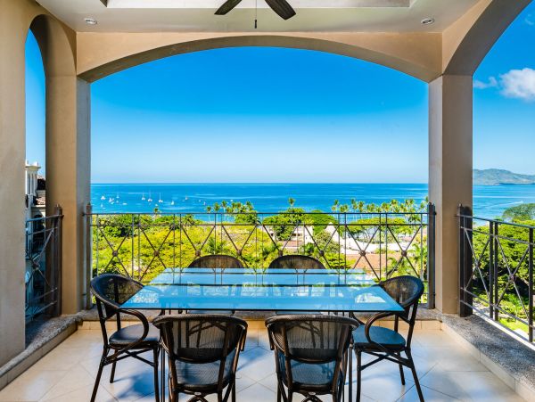 Tamarindo Oceanview Condo with 4 Bedrooms