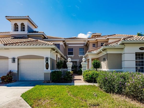 Naples Lakeview Condo with 2  Bedrooms