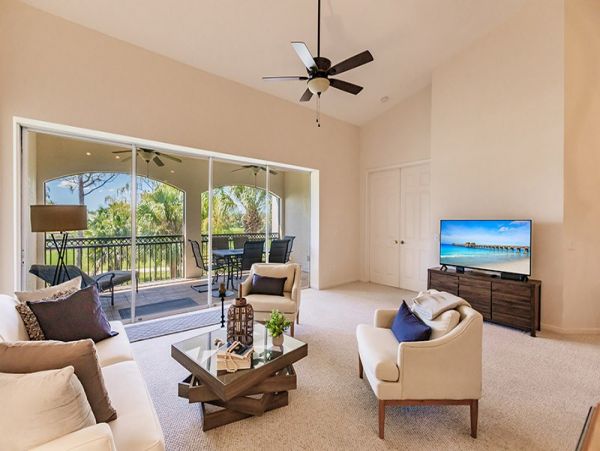 Naples Lakeview Condo with 2  Bedrooms