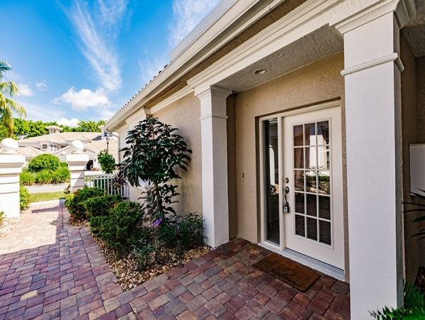 Naples Lakeview Condo with 2  Bedrooms