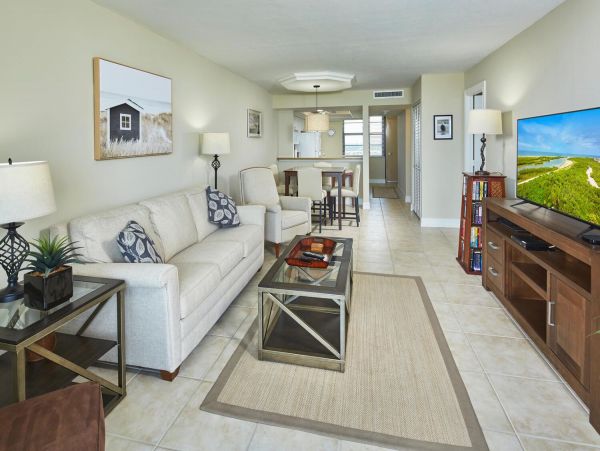 Marco Island Beachfront Condo 2 Bedroom Sleeps 6