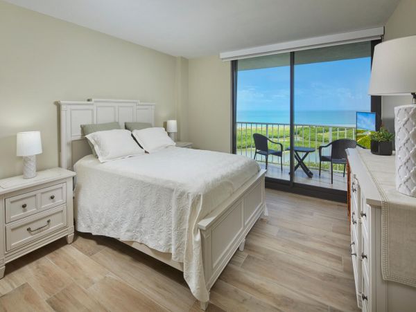 Marco Island Beachfront Condo 2 Bedroom Sleeps 6