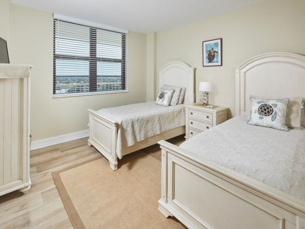 Marco Island Beachfront Condo 2 Bedroom Sleeps 6
