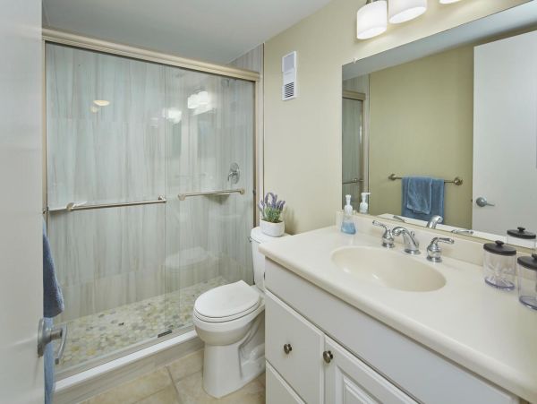 Marco Island Beachfront Condo 2 Bedroom Sleeps 6