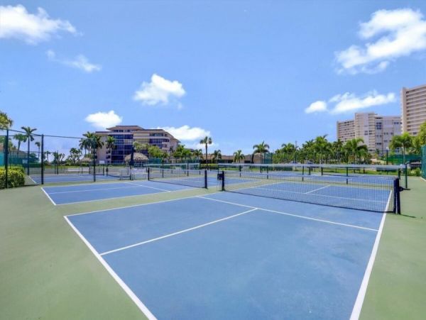 Marco Island Beachfront Condo 2 Bedroom Sleeps 6