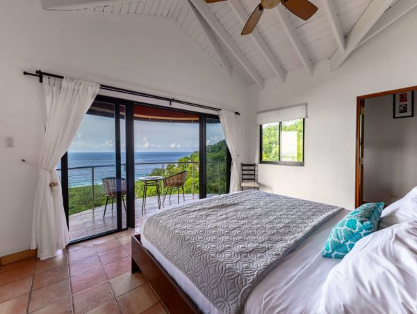 Perfect Getaway with 5 Bedrooms, Pool & Great Views
