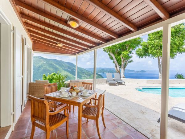 Gorgeous 4 Bedroom Vacation Villa with Amazing Views