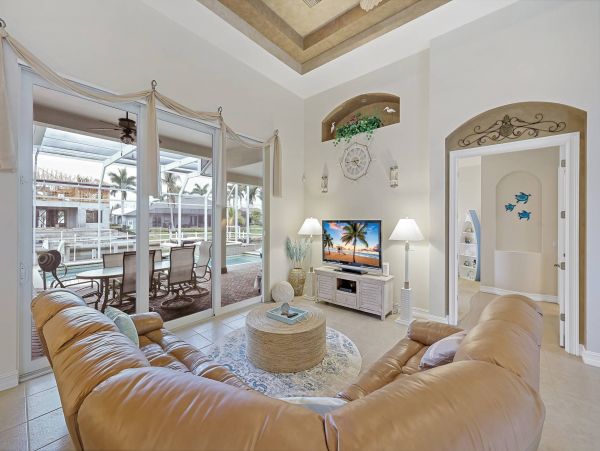 Lovely Marco Island 4 Bedroom Waterfront Home