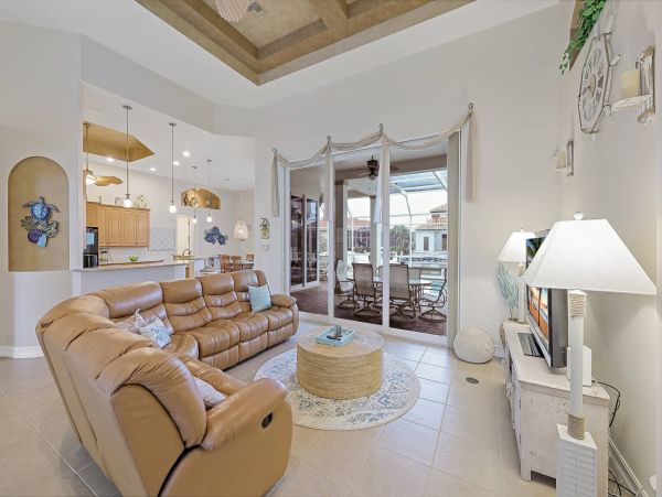 Lovely Marco Island 4 Bedroom Waterfront Home