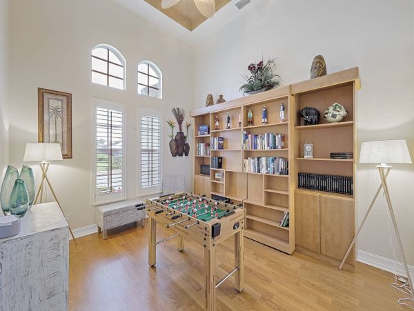 Lovely Marco Island 4 Bedroom Waterfront Home