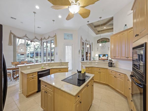Lovely Marco Island 4 Bedroom Waterfront Home