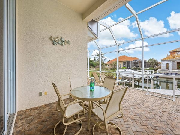 Lovely Marco Island 4 Bedroom Waterfront Home