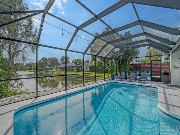 Three Bedroom Waterfront Rental Home in Sarasota