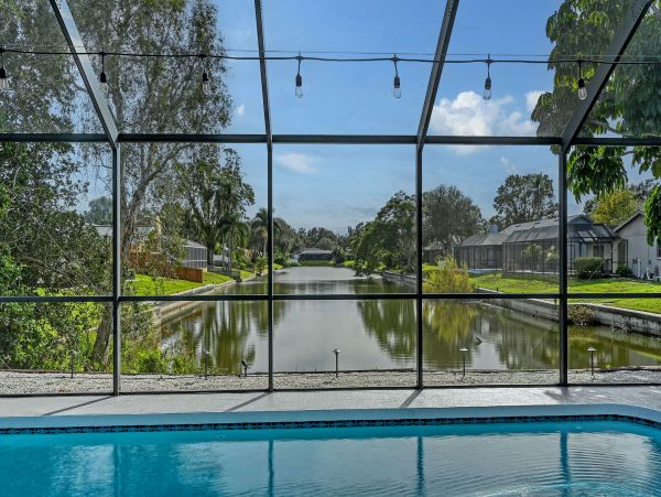 Three Bedroom Waterfront Rental Home in Sarasota