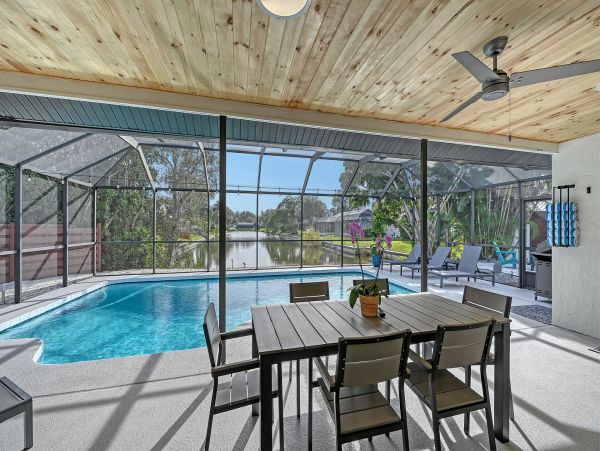 Three Bedroom Waterfront Rental Home in Sarasota