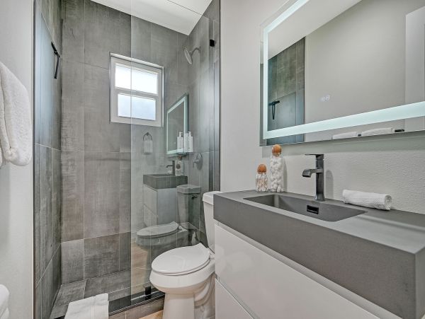 Three Bedroom Waterfront Rental Home in Sarasota