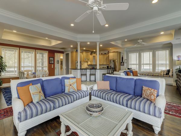 Beautiful Vacation Getaway in Hilton Head Steps to the Beach