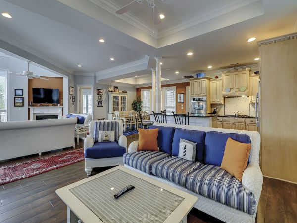 Beautiful Vacation Getaway in Hilton Head Steps to the Beach