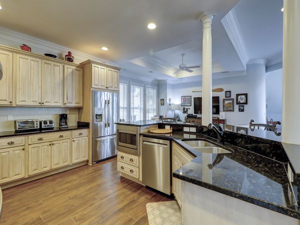 Beautiful Vacation Getaway in Hilton Head Steps to the Beach