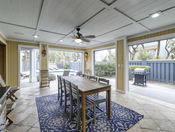 Beautiful Vacation Getaway in Hilton Head Steps to the Beach