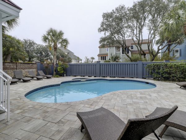 Beautiful Vacation Getaway in Hilton Head Steps to the Beach