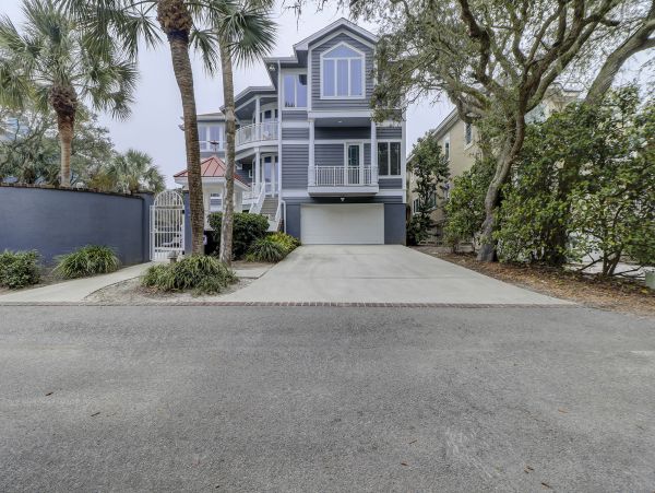 Beautiful Vacation Getaway in Hilton Head Steps to the Beach