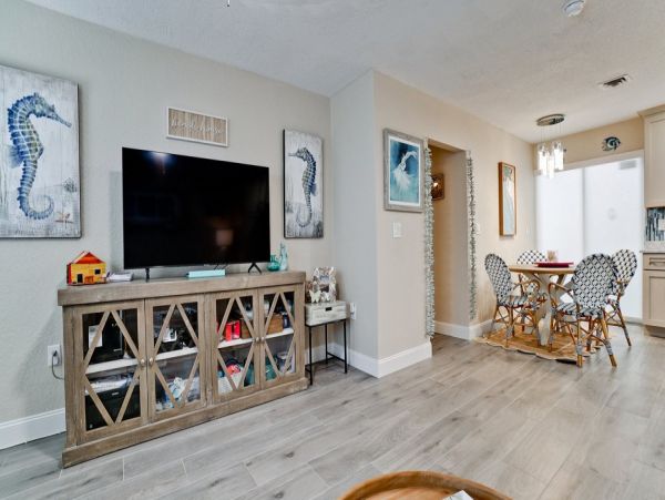 Charming Vacation Condo with 2 Bedrooms in Holmes Beach