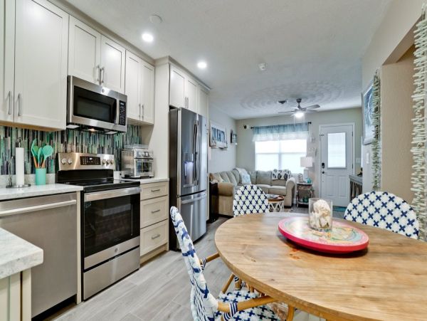 Charming Vacation Condo with 2 Bedrooms in Holmes Beach