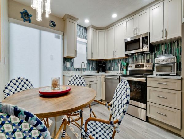 Charming Vacation Condo with 2 Bedrooms in Holmes Beach