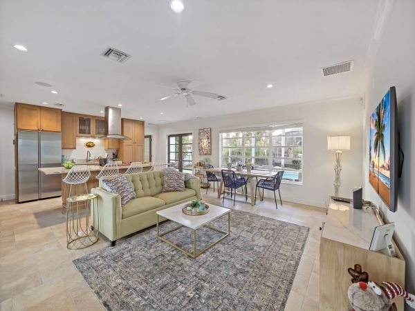 Beautiful Two Bedroom Pool Home in Marco Island