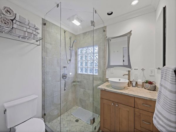 Beautiful Two Bedroom Pool Home in Marco Island