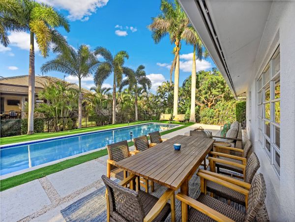 Beautiful Two Bedroom Pool Home in Marco Island