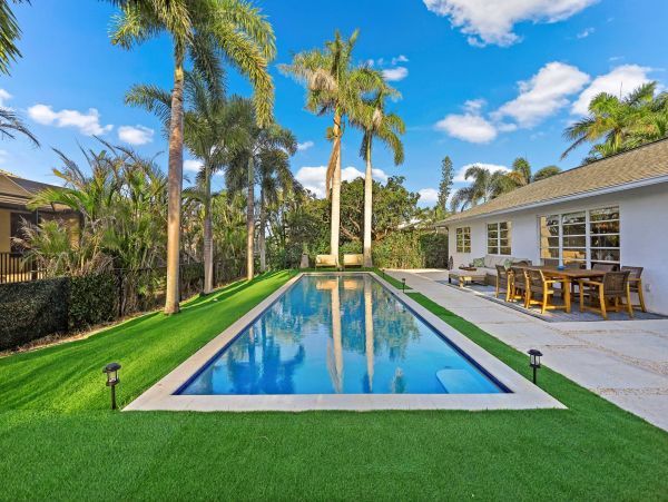 Beautiful Two Bedroom Pool Home in Marco Island