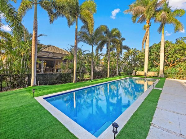 Beautiful Two Bedroom Pool Home in Marco Island