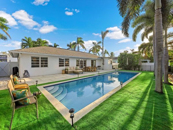 Beautiful Two Bedroom Pool Home in Marco Island