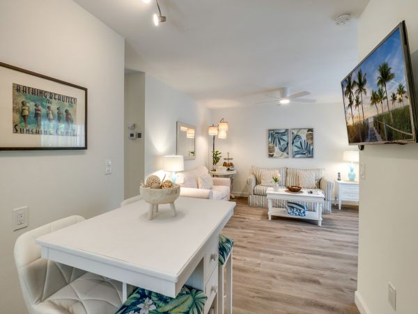 Charming Two Bedroom Vacation Duplex in Holmes Beach
