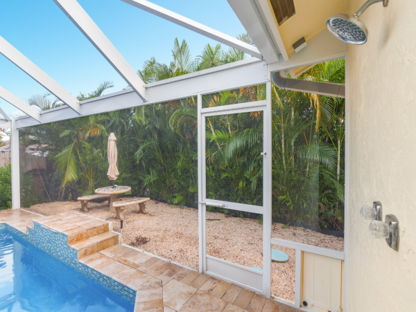 Spacious 3 Bedroom Vacation Home in Dania Beach