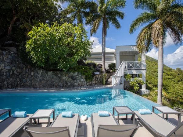 Beachfront Three Bedroom Vacation Villa in St Martin