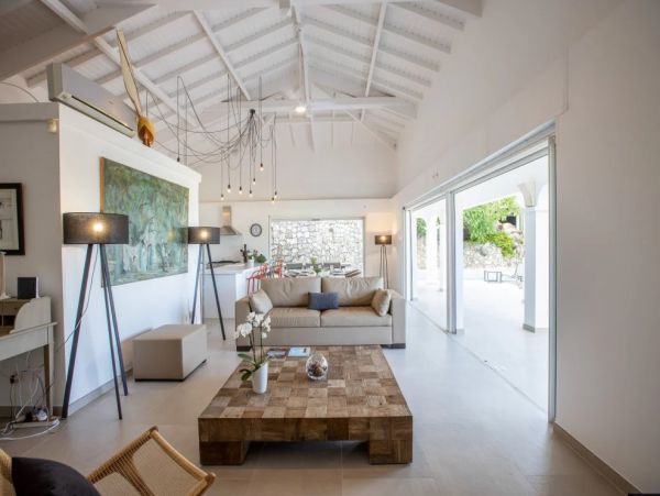 Beachfront Three Bedroom Vacation Villa in St Martin