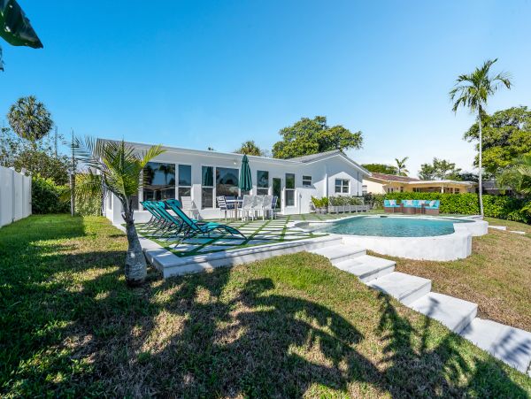 Pompano Beach Vacation Home Three Bedroom